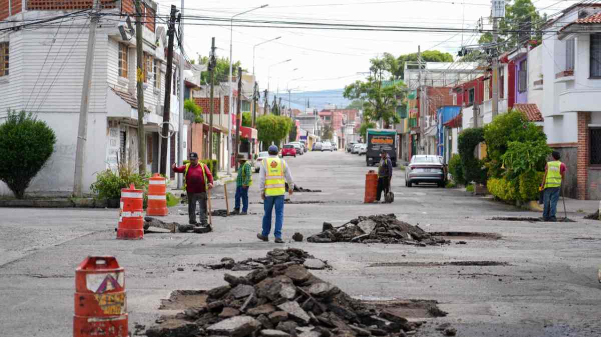 Supervisan trabajos de bacheo en Villa Posadas com