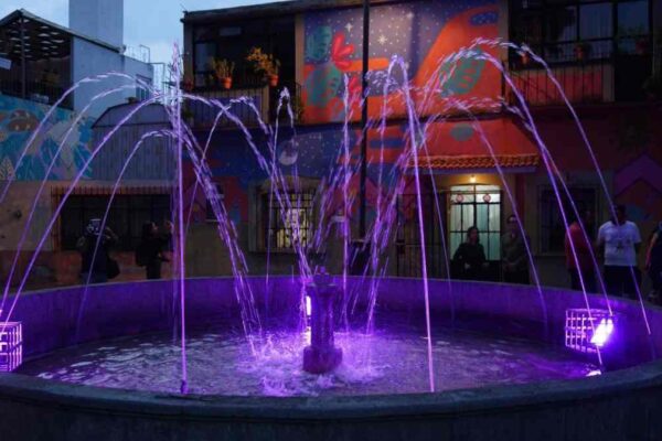 Fuente de Xanenetla vuelve a iluminarse tras trabajos de rehabilitación en Puebla