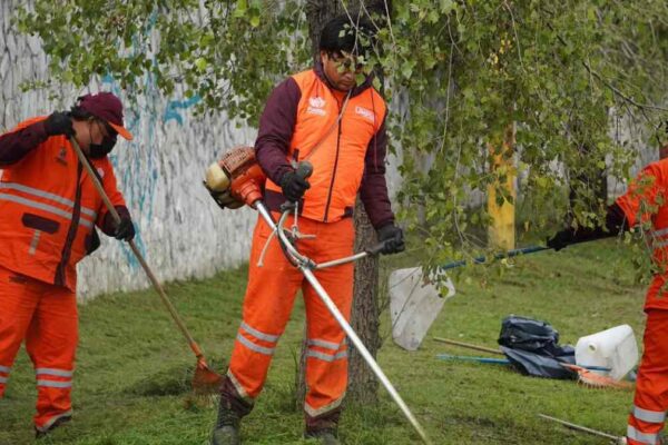 Realizan jornada de limpieza en el Seminario Palafoxiano para mejorar espacios públicos