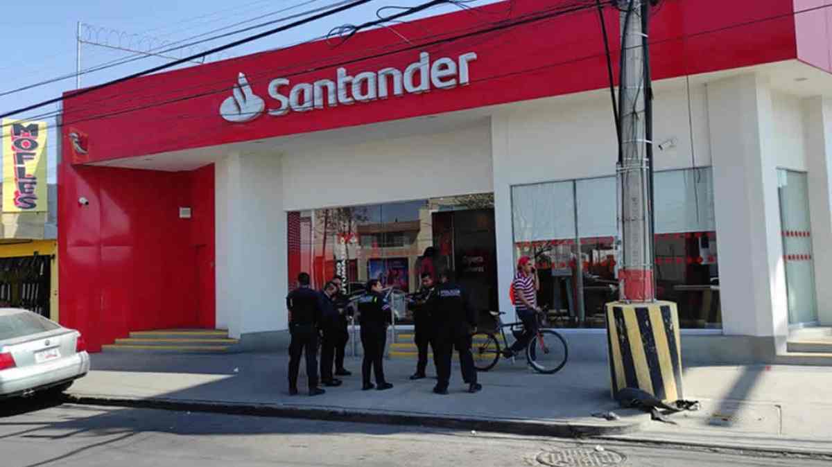 Asalto tras retiro bancario en Puebla: motociclist