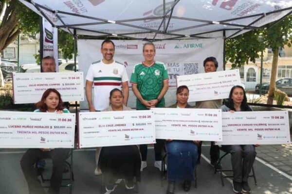 Entregan créditos a emprendedores en San Jerónimo Caleras; buscan impulsar negocios y empleo en Puebla