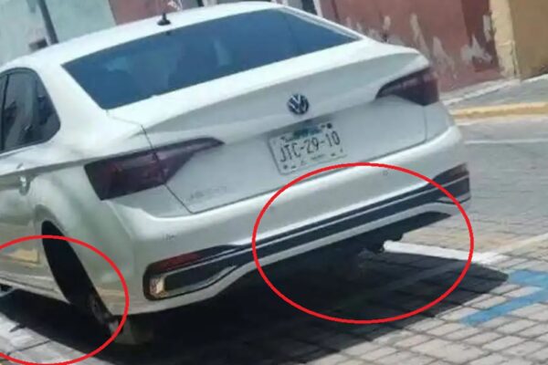 Turistas sufren robo de llantas en pleno centro de San Pedro Cholula