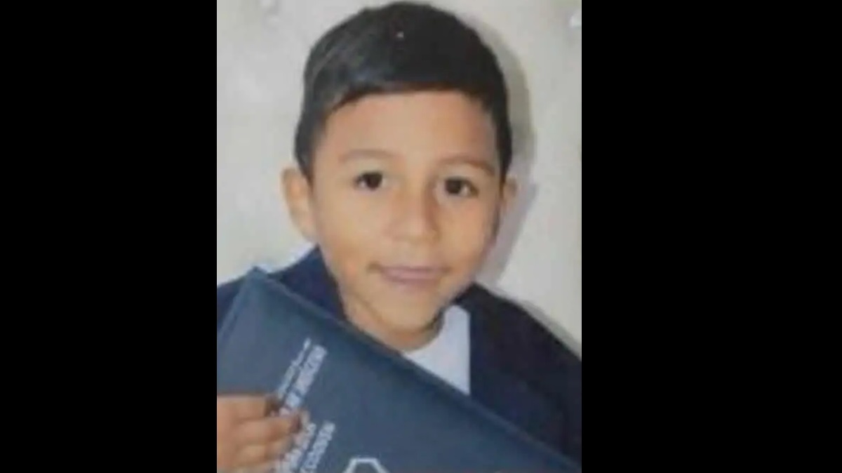 Caleb Emmanuel, de 6 años, fue sustraído de su escuela en Tlacotepec, Puebla; Activan Alerta Amber para encontrarlo