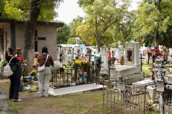 Más de 33 mil personas acudieron al Panteón Municipal de Puebla por el Día del Padre