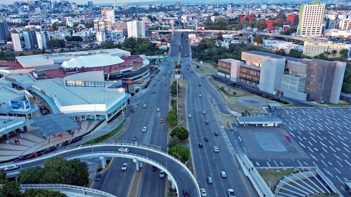 Puebla instala torre de videovigilancia para cazar tirador en Vía Atlixcáyotl
