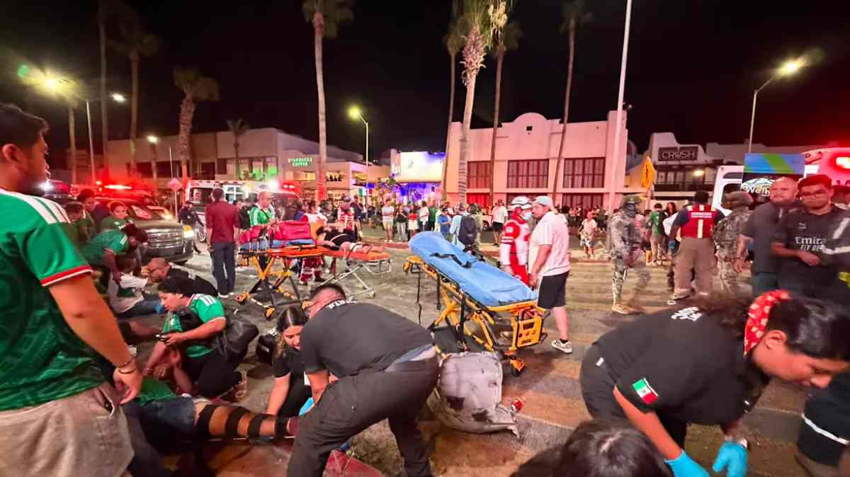Celebración por triunfo de México termina en tragedia: conductor arrolla a aficionados y deja 17 heridos en Los Cabos