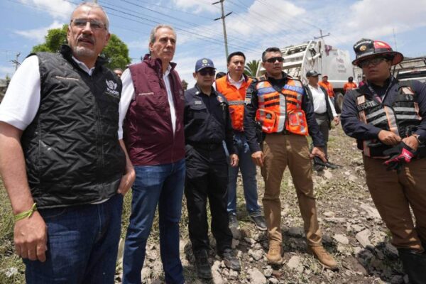 Pepe Chedraui supervisa trabajos en Puente Negro tras las lluvias; buscan restablecer el flujo de agua y prevenir nuevos riesgos
