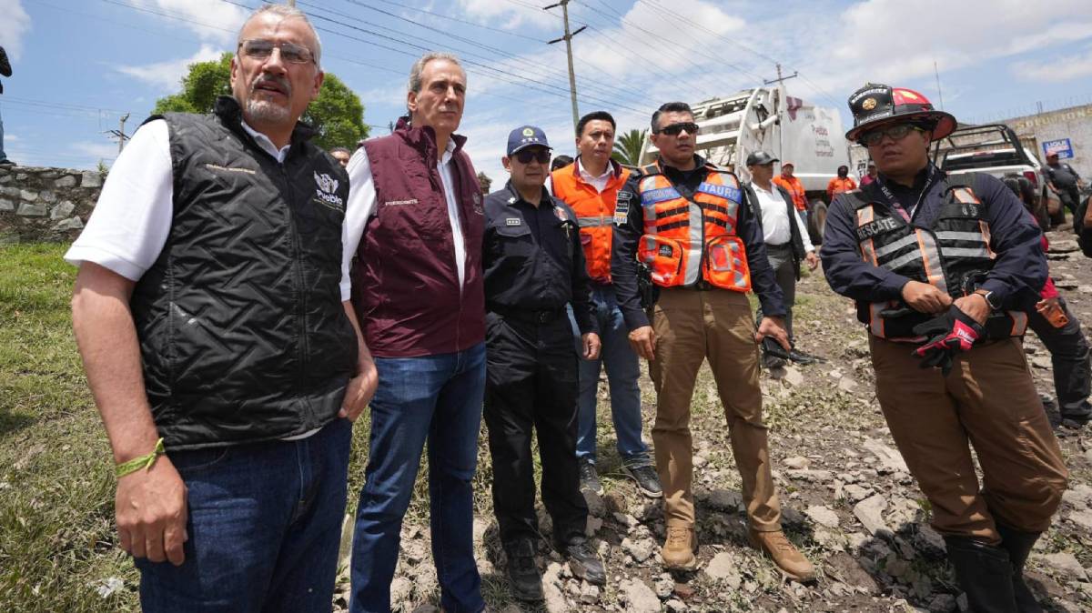Pepe Chedraui supervisa trabajos en Puente Negro tras las lluvias; buscan restablecer el flujo de agua y prevenir nuevos riesgos