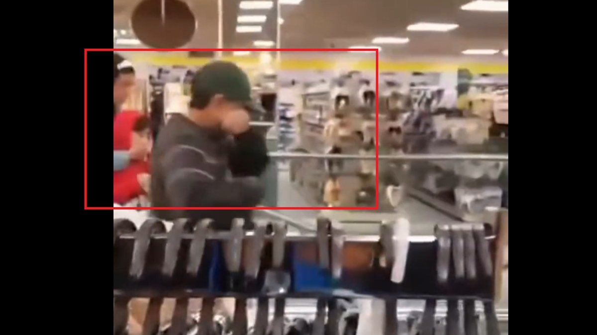 VIDEO Ladrones amagan a clientes y empleados en Coppel Cholula; huyen con el botín.