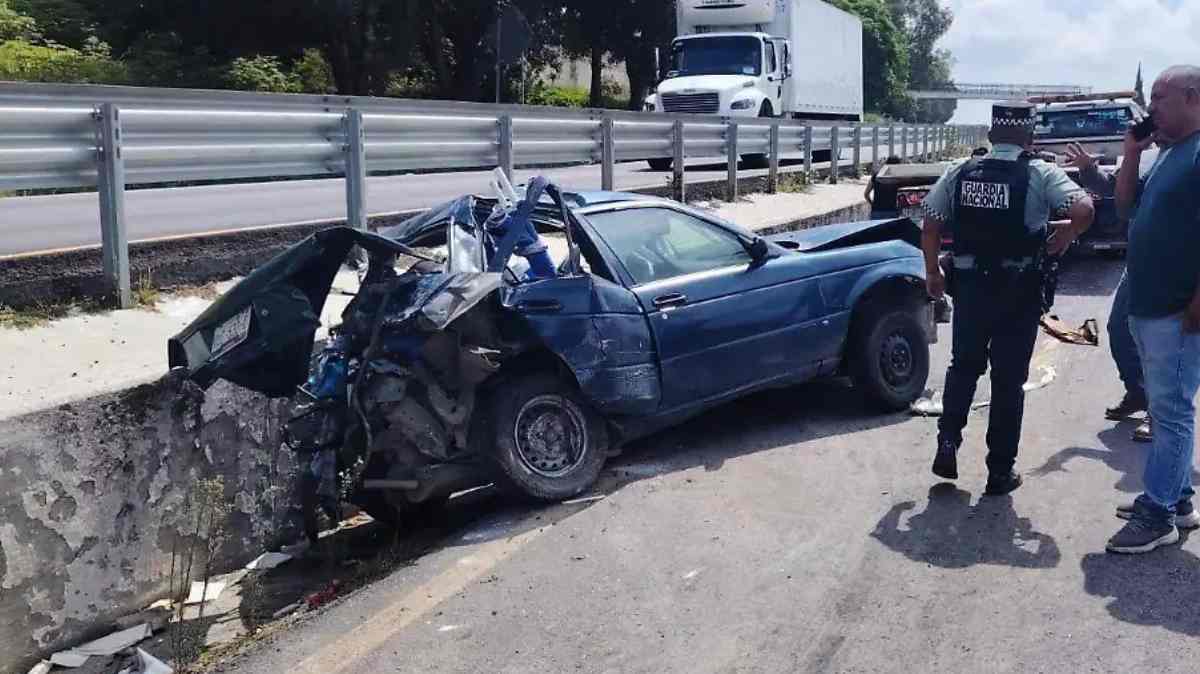 Vendedor de tacos de canasta muere tras brutal choque con un tráiler en la Tlaxcala–Apizaco