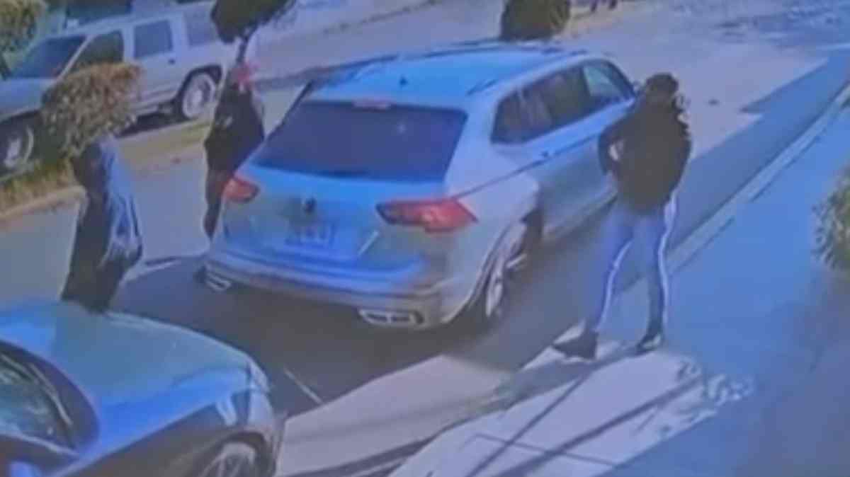 Intento de robo contra una automovilista en Momoxpan queda grabado; conductores evitaron la agresión