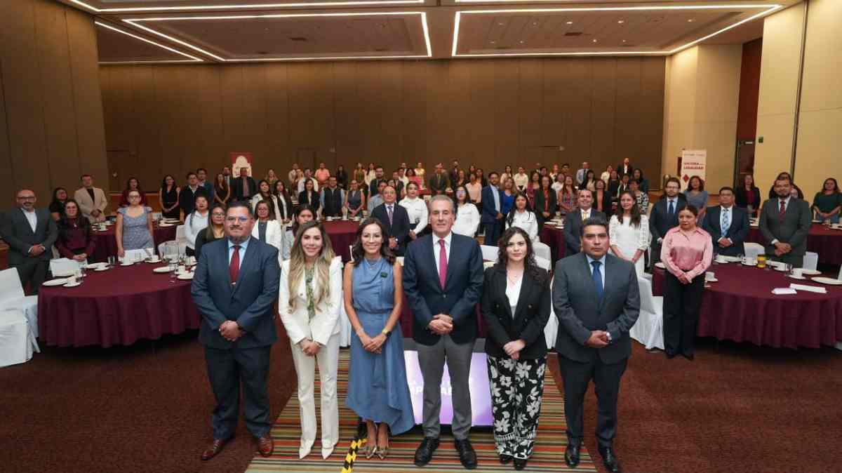 Conmemoran el Día de la Abogacía en Puebla con debate sobre justicia, transparencia y servicio público