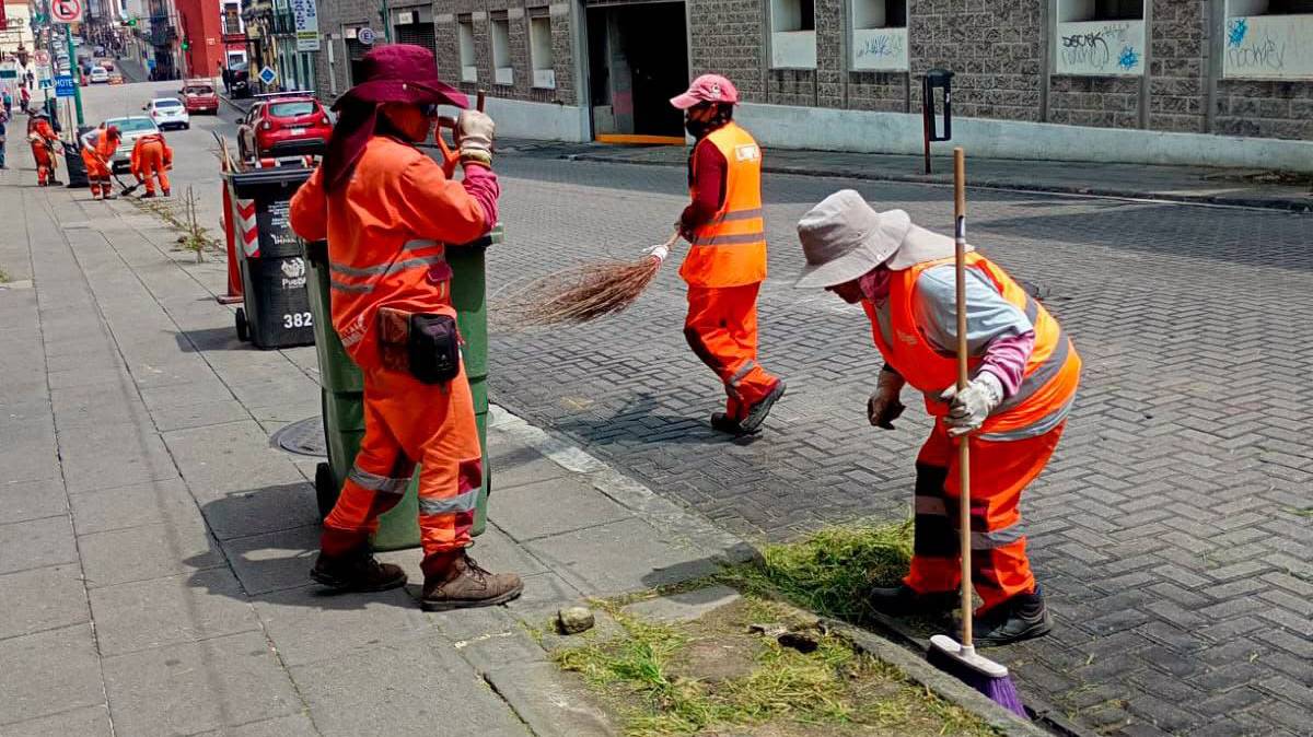 Ayuntamiento de Puebla refuerza limpieza en la 2 Oriente para reducir riesgos por las lluvias