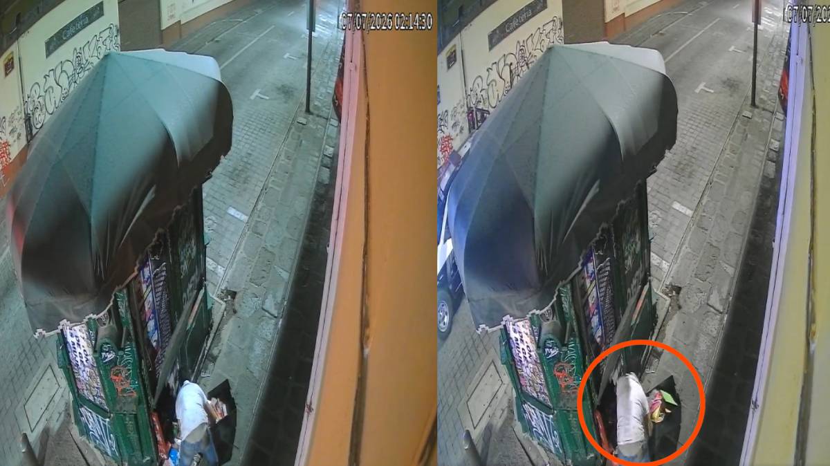 Video capta presunto robo de estampas del Mundial 2026 en el Centro de Puebla; una patrulla pasó sin intervenir