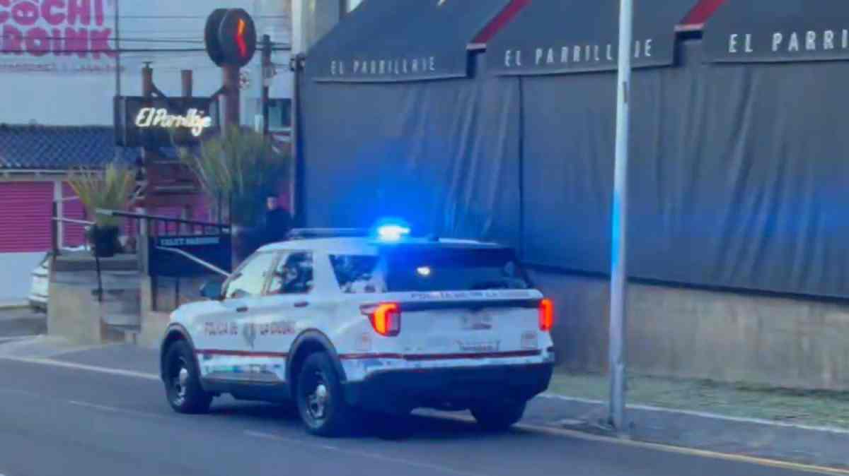Intentan robar el restaurante El Parrillaje en la Avenida Juárez; huyen tras activarse la alarma