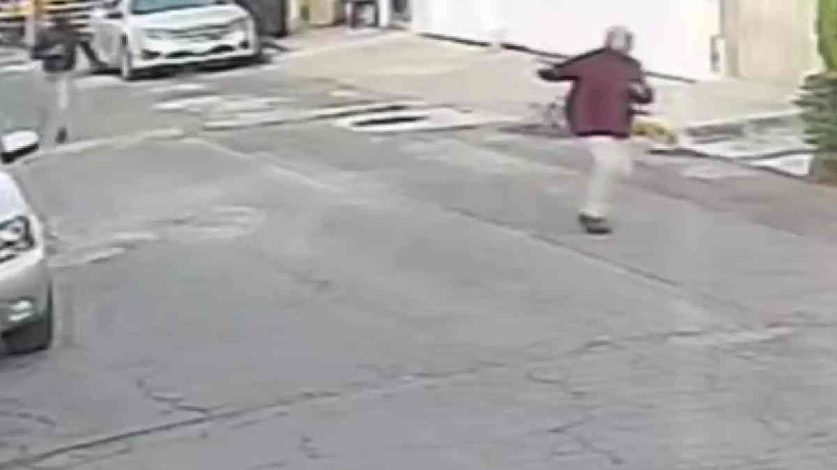 Video capta asalto armado contra adulto mayor en Granjas del Sur; vecinos alertan por robos en la zona