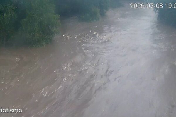 Río Atoyac alcanza 60% de su capacidad en Puebla; autoridades mantienen monitoreo y piden extremar precauciones