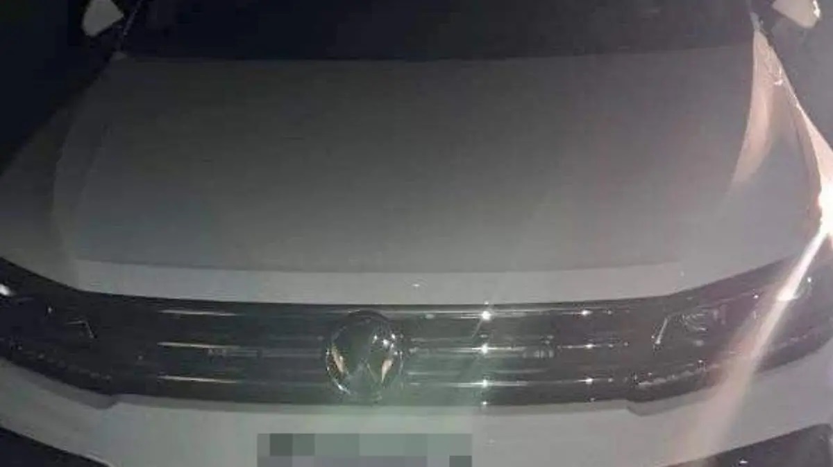 ¡Violento asalto en el Periférico! Falsos policías roban camioneta a conductora; hay dos detenidos