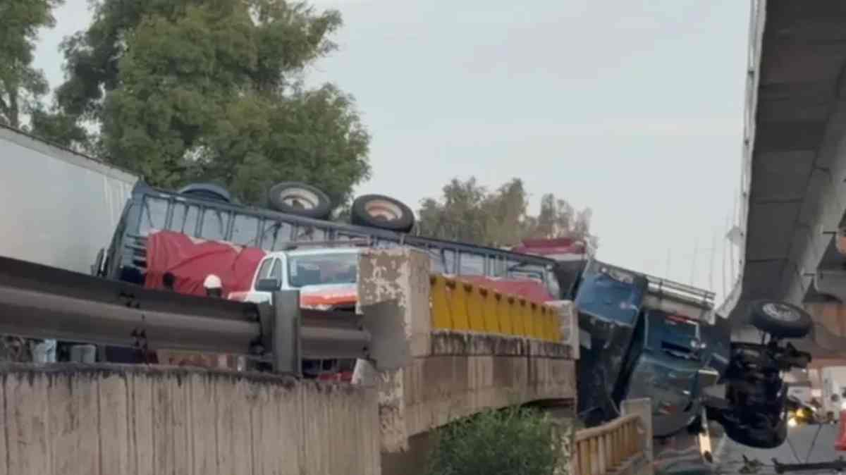 Tráiler vuelca y colapsa la circulación en la autopista México-Puebla; hay cierre parcial y tráfico intenso rumbo a los estadios