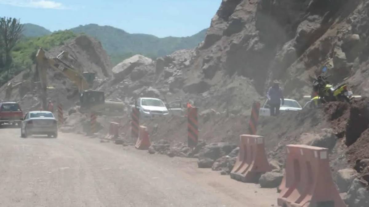 Obras y robos en la Izúcar-Huajuapan: automovilistas denuncian asaltos en tramo con reducción de carriles