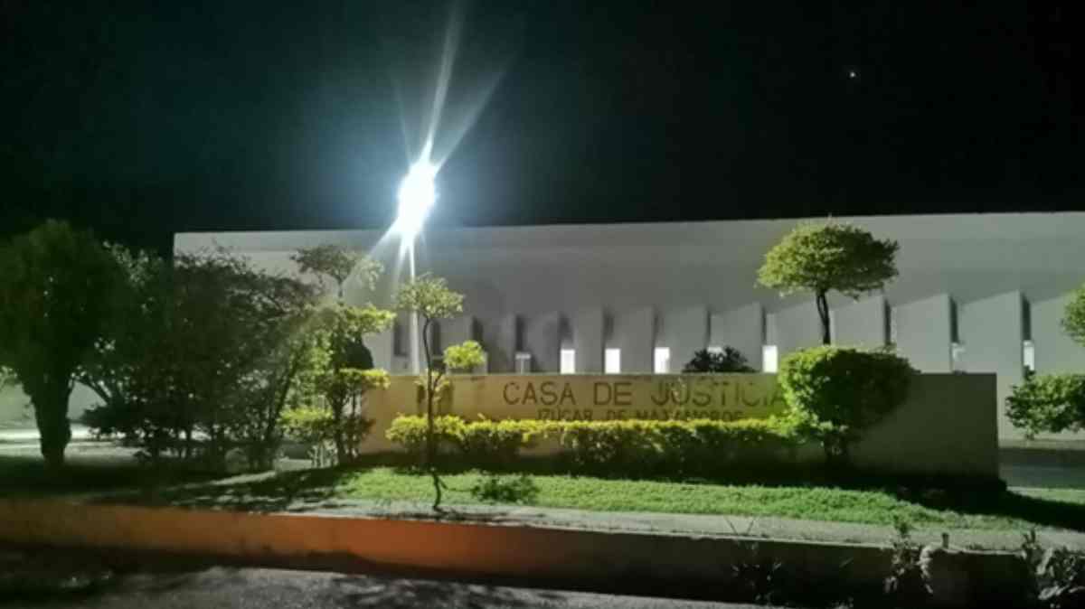 Caen tres directores de Seguridad Pública por presunta protección a narcolaboratorio en Puebla; un mando sigue prófugo