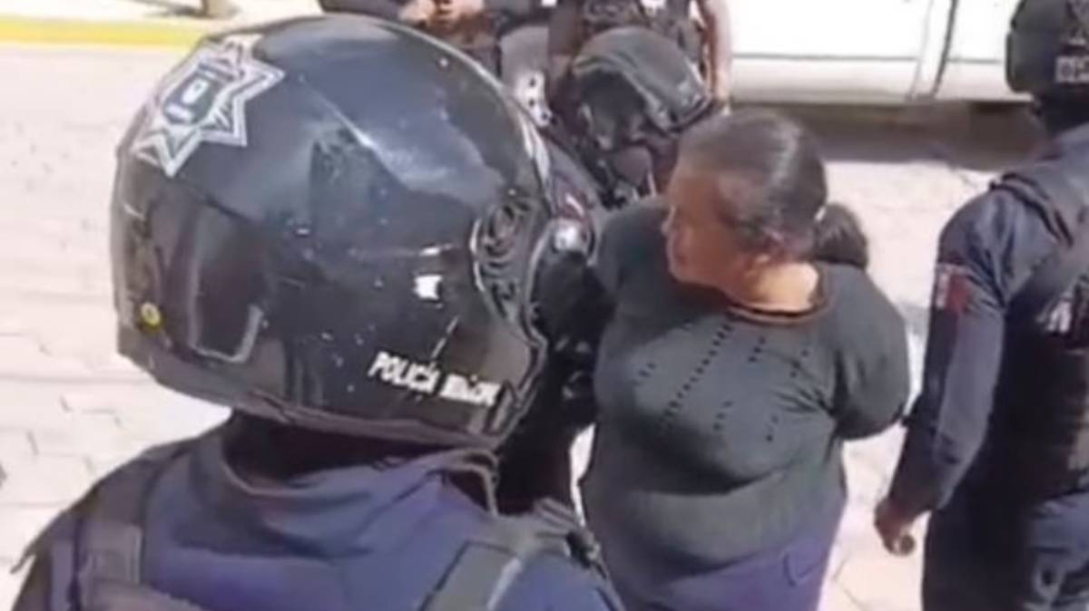 Polémica en Amozoc: detienen a una mujer mientras grababa un operativo y crecen las dudas sobre el actuar policial