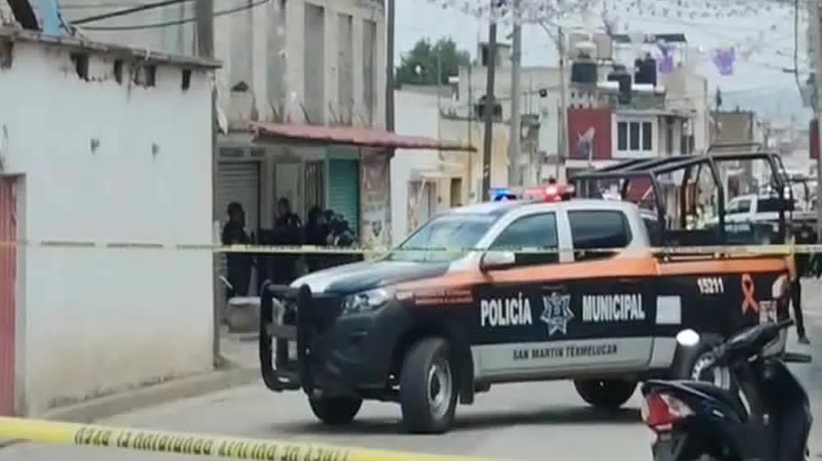 Sicario en motocicleta ejecuta a un hombre en un local de maquintas de Puebla