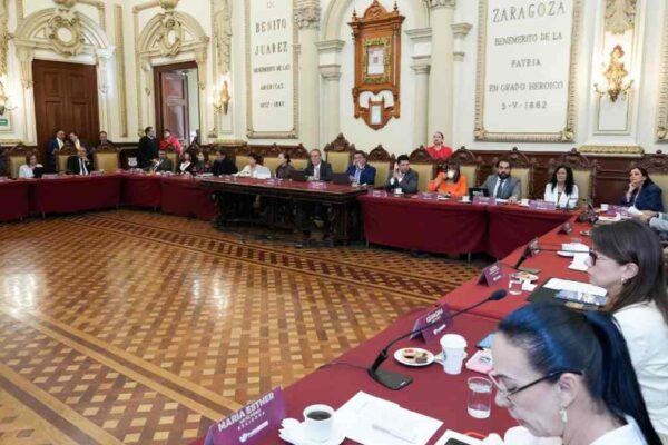 Policías de Puebla tendrán un mes dedicado a reconocer su labor; Cabildo aprueba la iniciativa