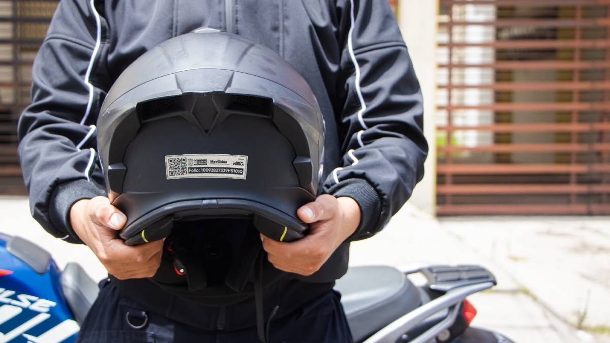 Caos en el arranque de la Ley Casco en Puebla: largas filas, confusión y retrasan entrega de hologramas electrónicos