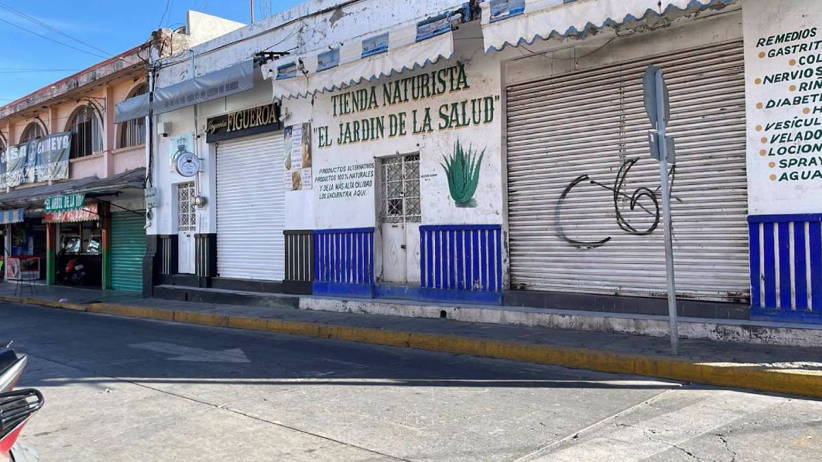 Robo con boquetes deja vacía una joyería en Izúcar de Matamoros; delincuentes atravesaron dos negocios para evitar ser descubiertos