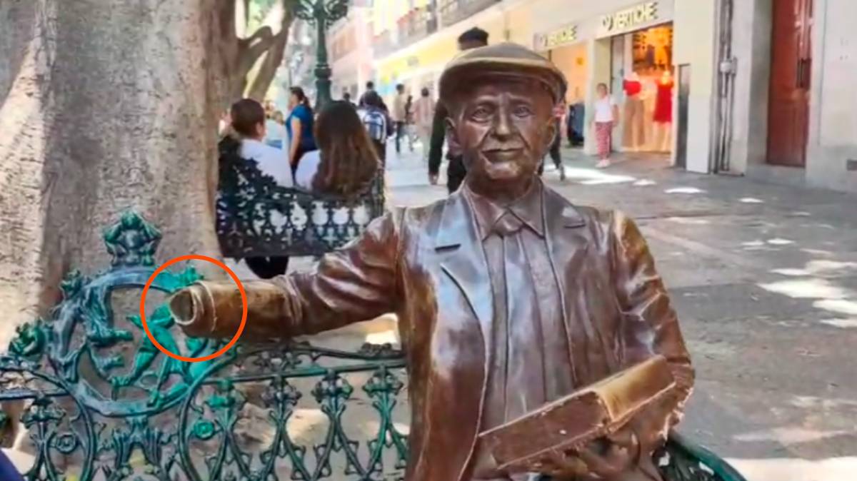 Vuelven a mutilar estatua de Pedro Ángel Palou en el Centro Histórico de Puebla; delincuencia alcanza otra vez al patrimonio urbano