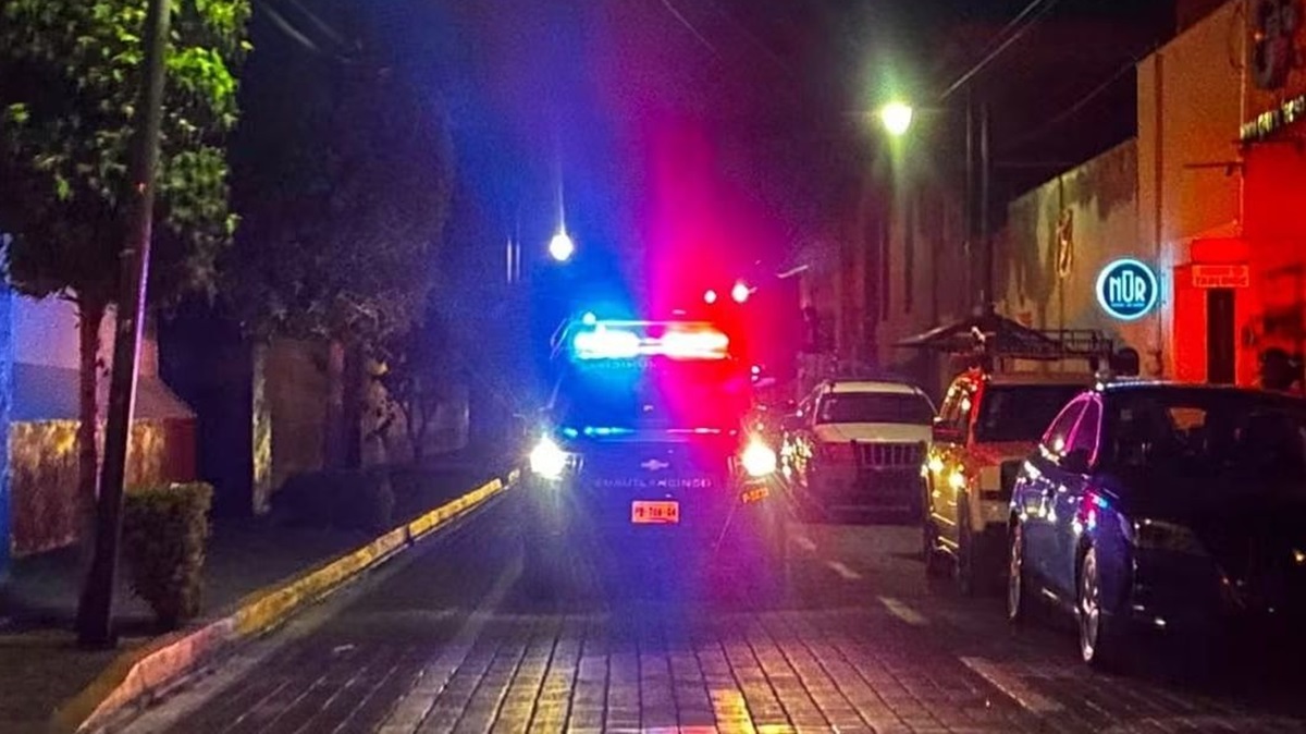Adulto mayor es localizado sin vida al interior de su vehículo en el centro de San Andrés Cholula
