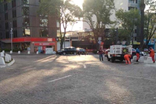 Tras los festejos por el triunfo de México, despliegan operativo de limpieza en el Centro Histórico