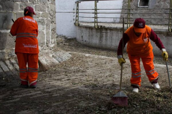 Lluvias ponen a prueba al Puente de Ovando; Gobierno de Puebla intensifica labores de limpieza para prevenir riesgos