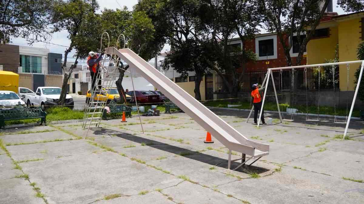 Parque Rómulo O’Farril recibe mantenimiento integral para mejorar sus áreas verdes y espacios recreativos
