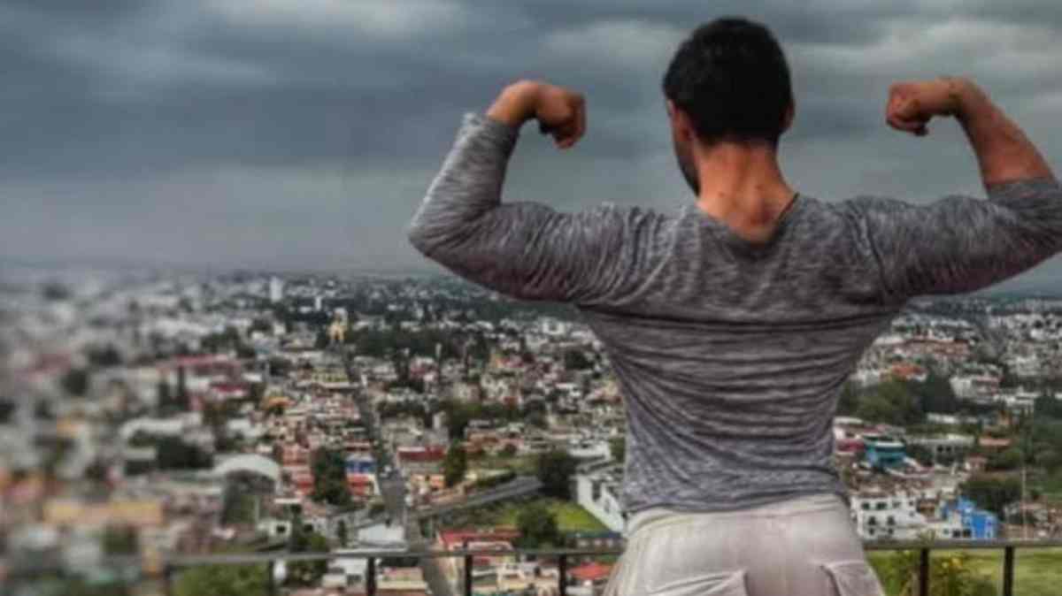 Trasladan a Ángel N. al penal de Tepexi; recibirá atención psiquiátrica mientras enfrenta proceso por el asesinato de sus padres