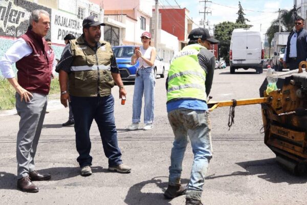 Pepe Chedraui despliega cuadrillas de bacheo en Belisario Domínguez: #CallesAl100 sigue avanzando