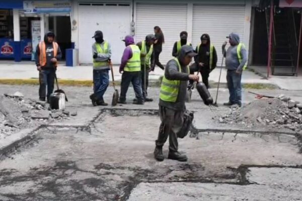 Pepe Chedraui lleva bacheo al sur-poniente de Puebla; intervienen avenida 27 Sur
