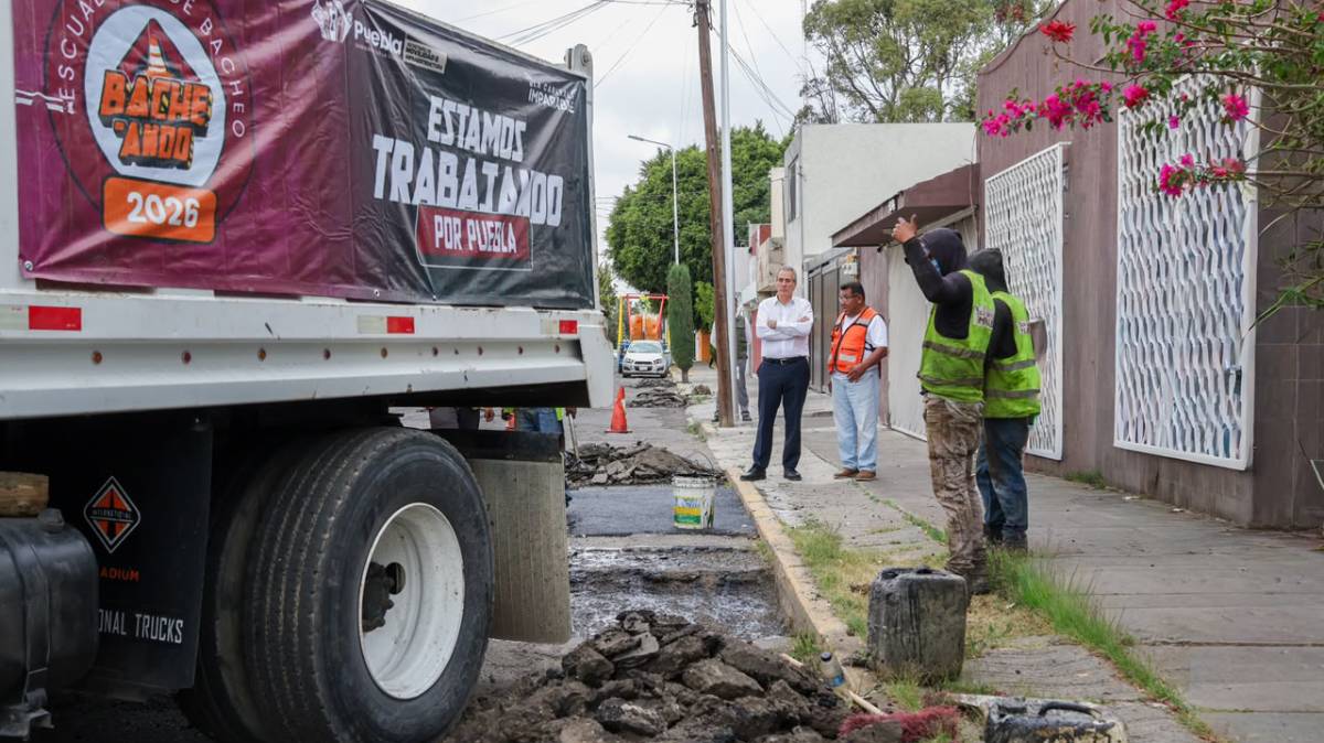 Pepe Chedraui supervisa bacheo en Puebla; así avanza el programa para atender reportes ciudadanos