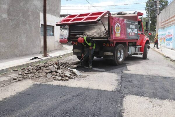 Gobierno de Pepe Chedraui refuerza bacheo en el sur de Puebla para mejorar movilidad