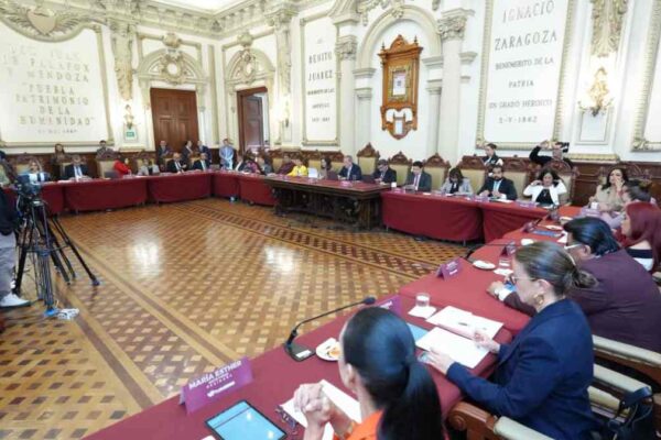 Cabildo de Puebla aprueba acuerdos sobre salud, vivienda y jubilaciones