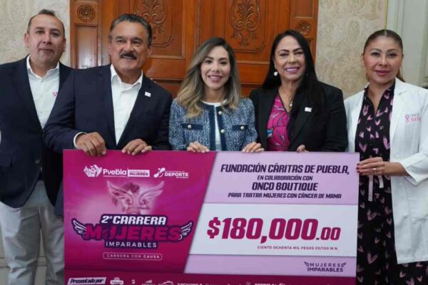 Entregan 476 mil 350 pesos recaudados en la Carrera Mujeres Imparables en Puebla