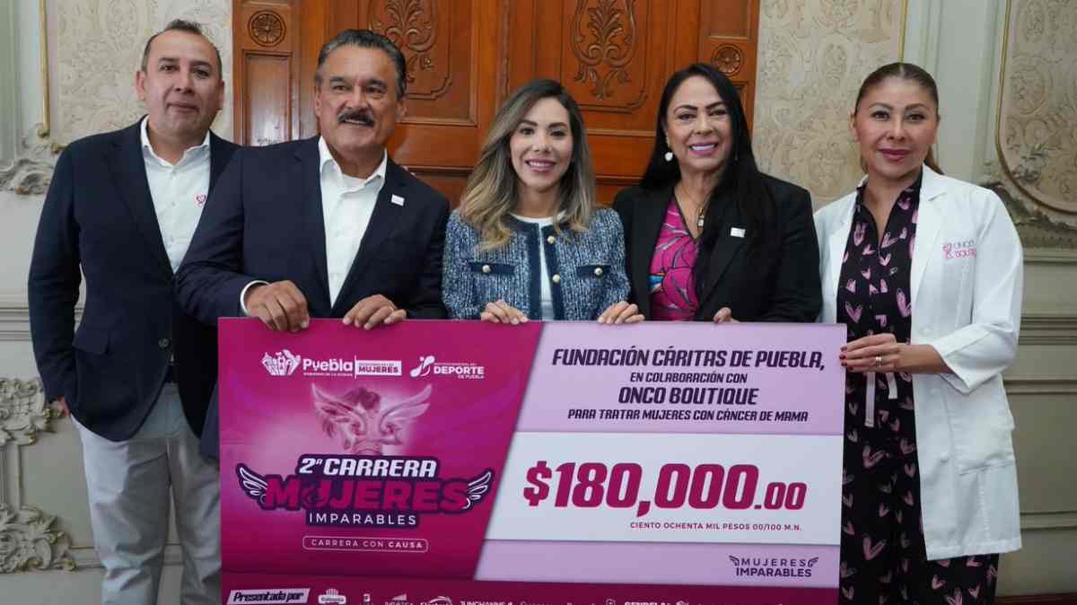 Entregan 476 mil 350 pesos recaudados en la Carrera Mujeres Imparables en Puebla
