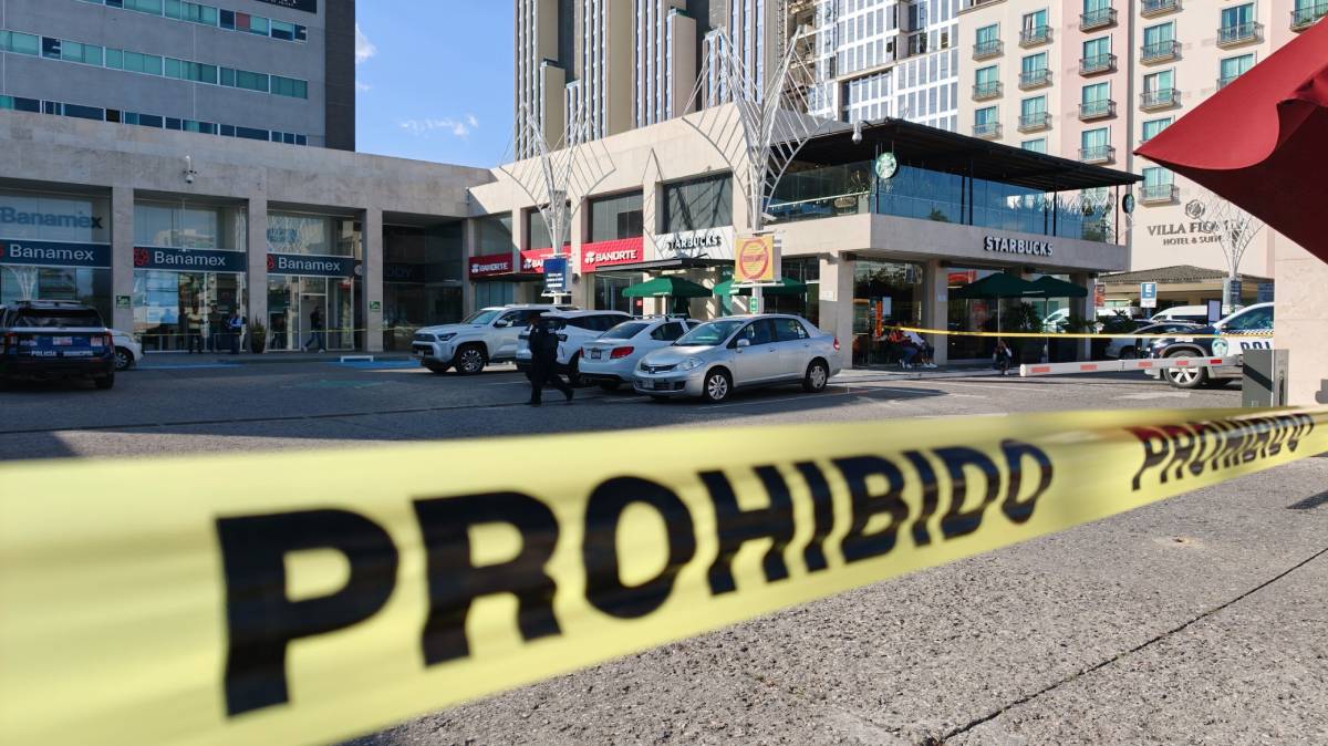Cae presunta implicada en el violento robo de Plaza Mazarik; la capturan con cartuchos y efectivo en Puebla