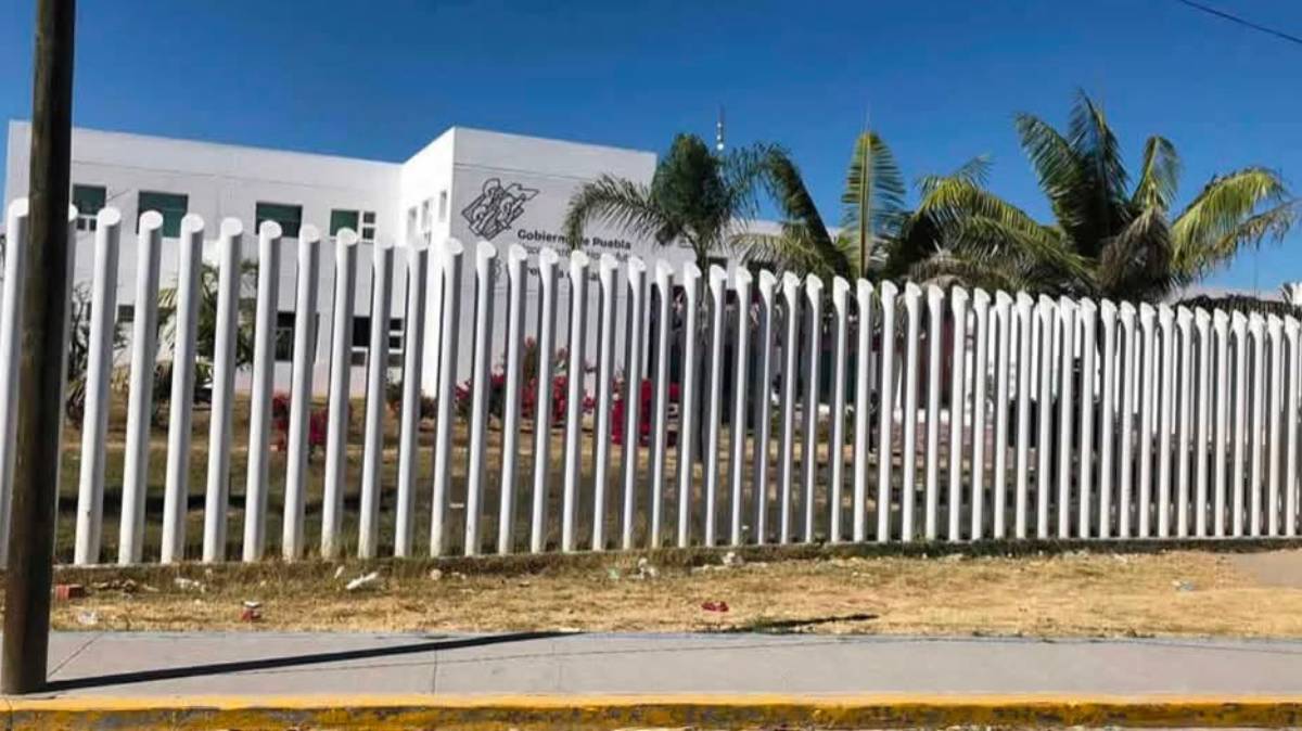 Muere conductor tras fuerte choque frontal en la carretera Ahuatlán-Coatzingo, en Izúcar