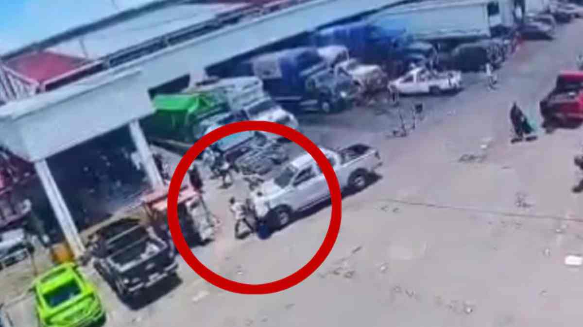 Menor de 17 años atropella a tres personas y un bebé en la Central de Abasto de Puebla