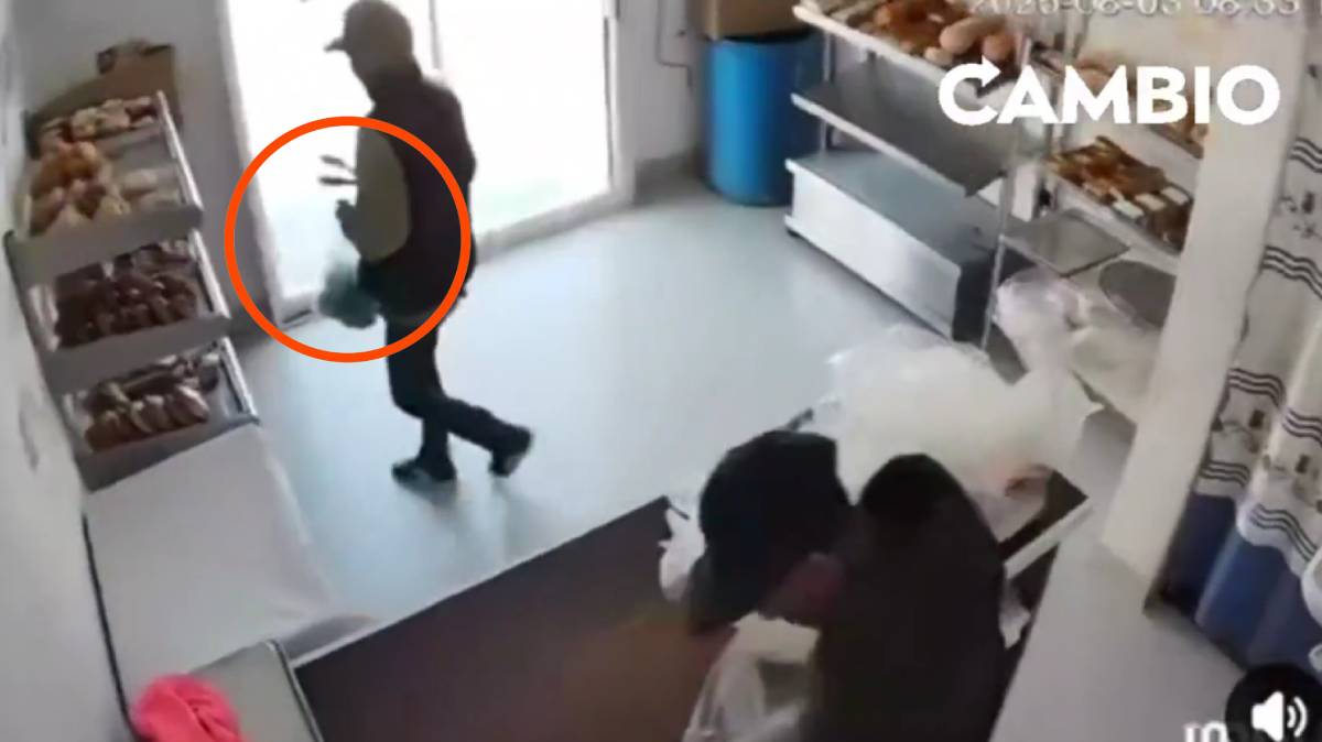 Delincuentes cobran piso y hasta se surten pan en panadería de Bosques de Santa Anita, Puebla