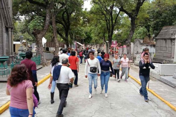 Más de 175 mil personas visitaron el Panteón Municipal de Puebla en 2026; así se mantiene este espacio histórico