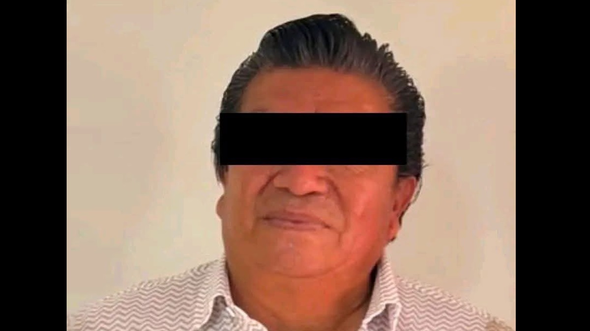 Detienen a Juan Pérez Moral, alias “El Mantecas” alcalde de Tianguismanalco, por presunto abuso sexual