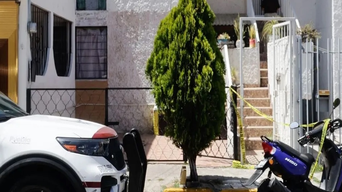 Hallan a hombre sin vida con huellas de violencia en el patio de una casa en Villa Alegre, Puebla